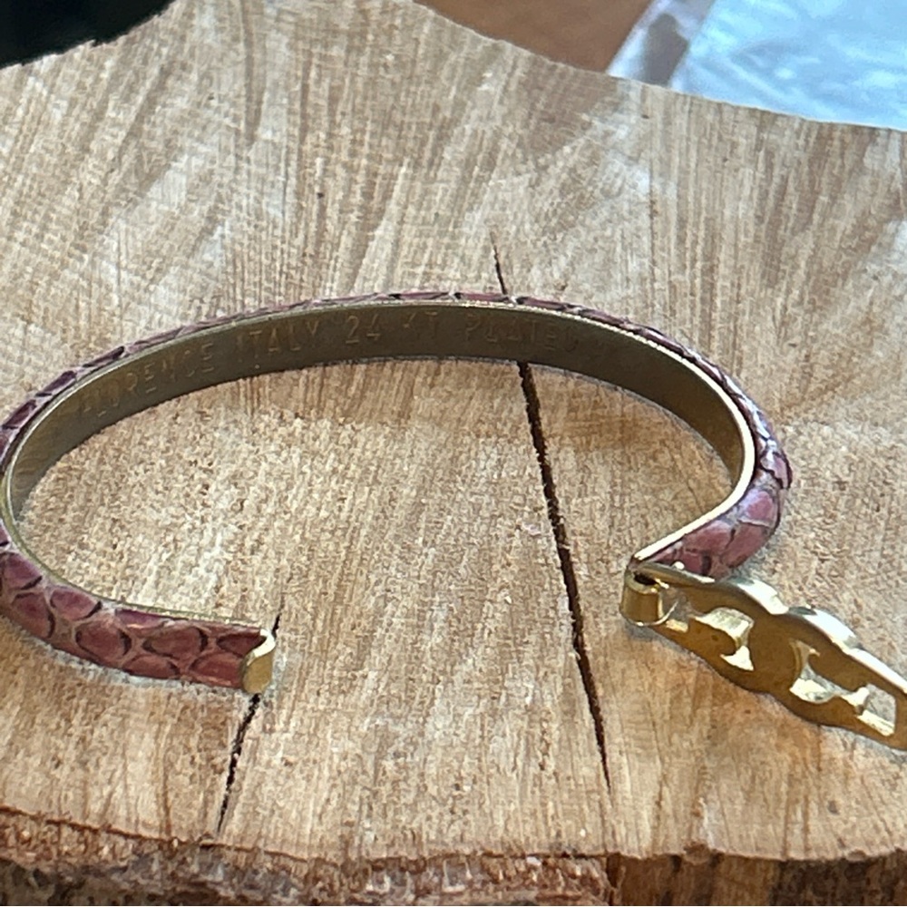 Authentic vintage Gucci Pink snakeskin bangle bracelet - Picture 9 of 11